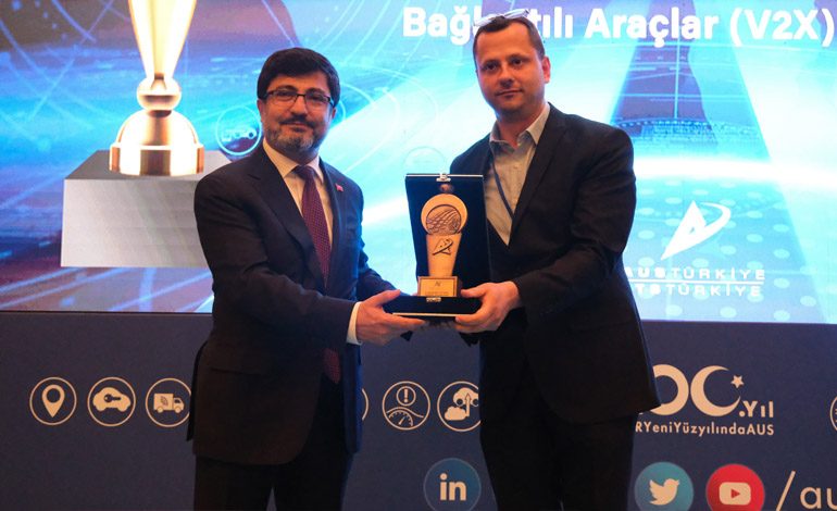 “Anadolu Isuzu, akıllı ulaşım sistemleri için veri odaklı ileri teknoloji projesi ile ‘Ulaşımda Aklın Yolu Ödülü’nü aldı”